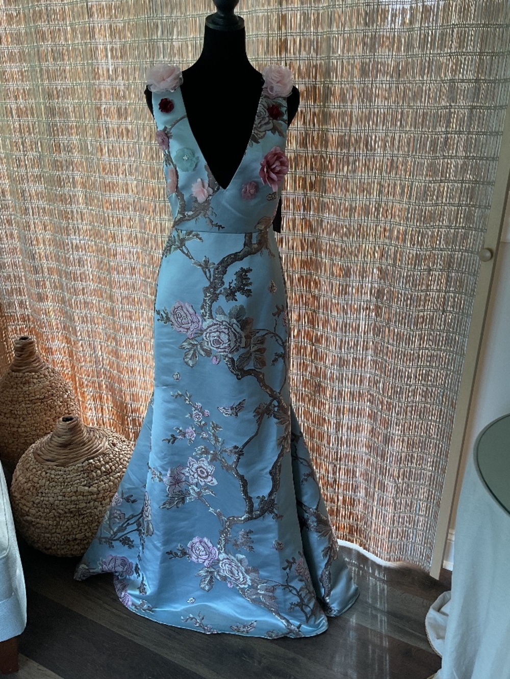 Nova Luxe NWT Lila Jacquard Ladies Gown Size Medium V-neck sleeveless